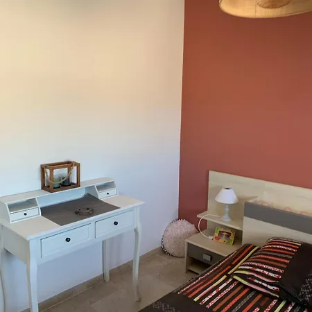 House For 6 People Private Pool, Air Conditioning, 別荘 マノスク