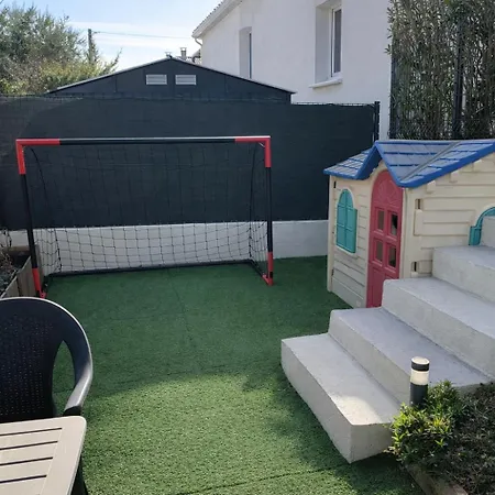 House For 6 People Private Pool, Air Conditioning, 別荘 *
