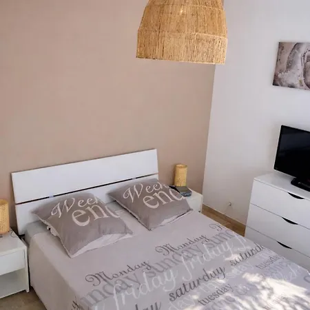 Holiday home House For 6 People Private Pool, Air Conditioning,