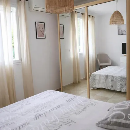 Holiday home House For 6 People Private Pool, Air Conditioning,