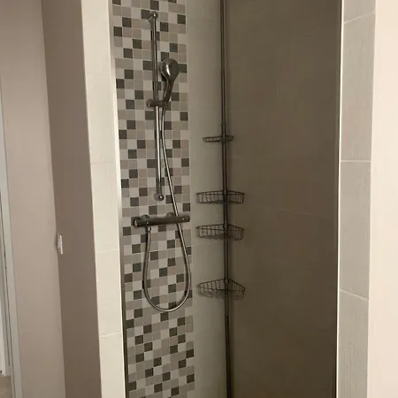 House For 6 People Private Pool, Air Conditioning, 別荘